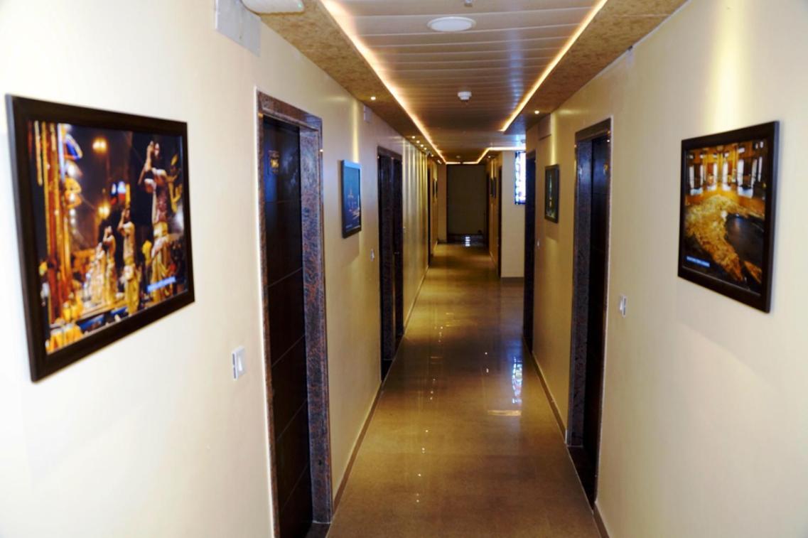Hotel Shivoy Grand Варанасі Екстер'єр фото