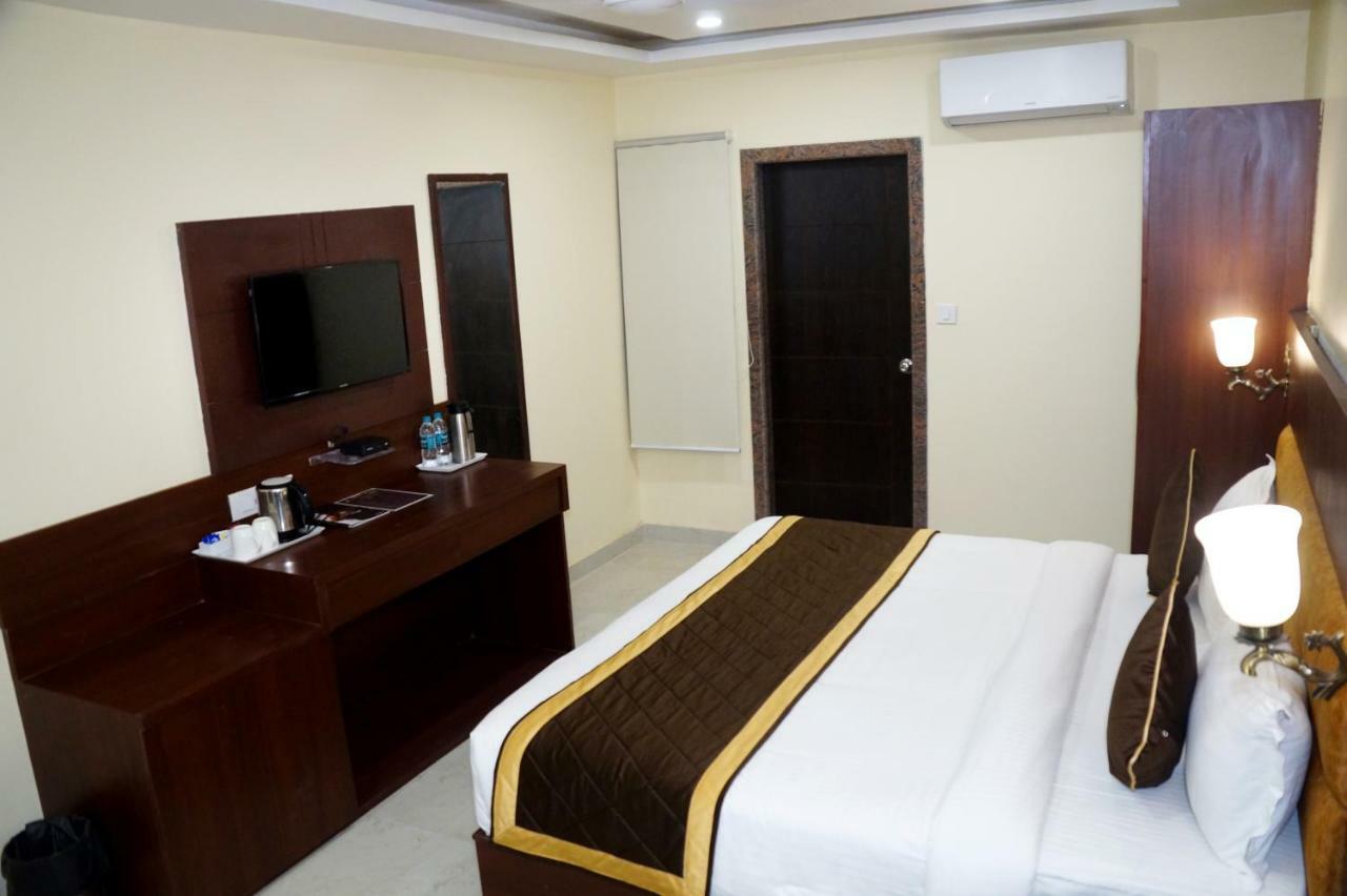 Hotel Shivoy Grand Варанасі Екстер'єр фото