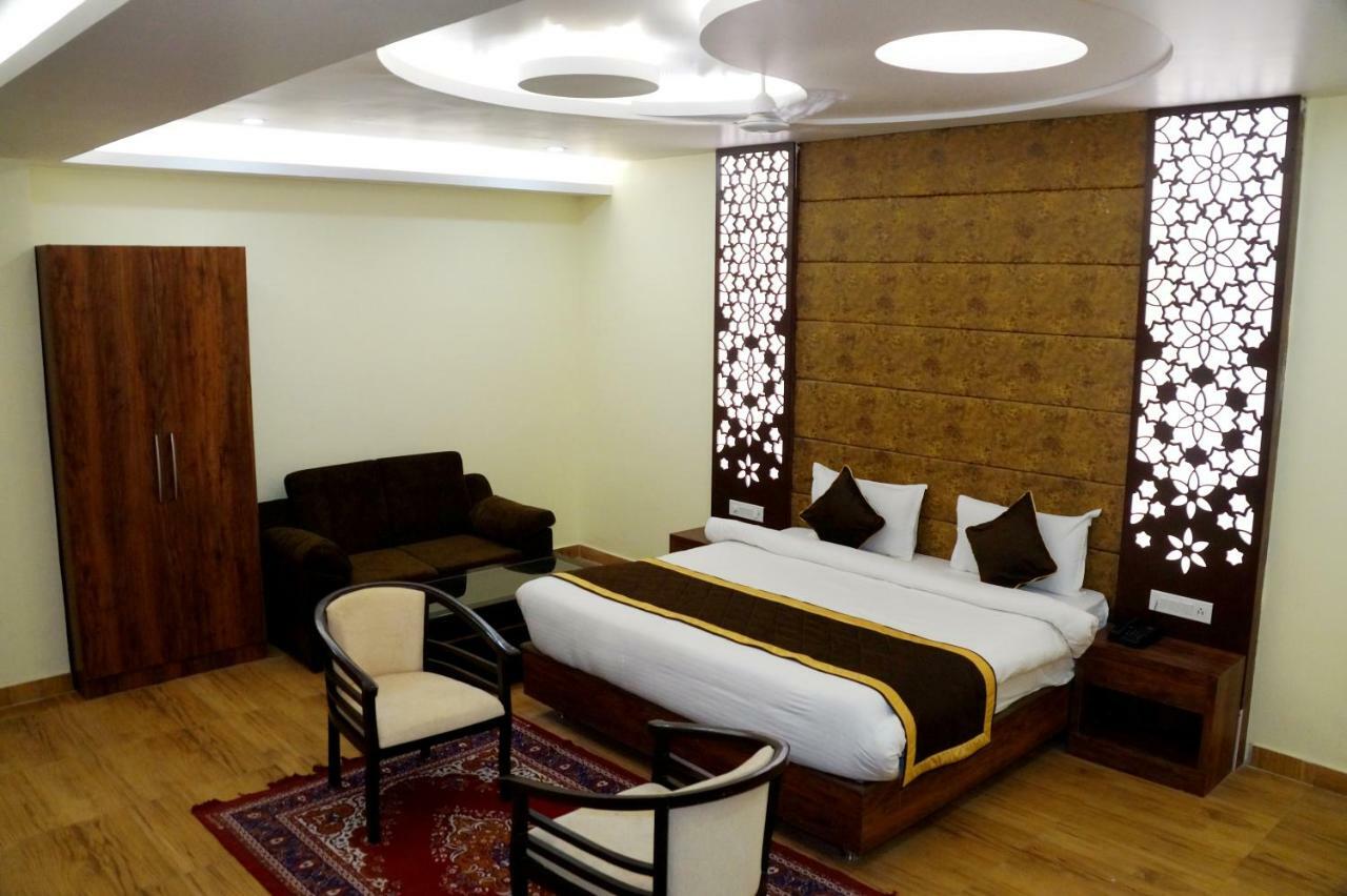 Hotel Shivoy Grand Варанасі Екстер'єр фото